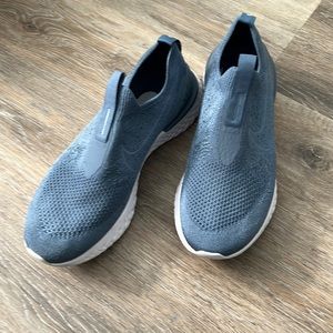 nike mens slip on sneakers